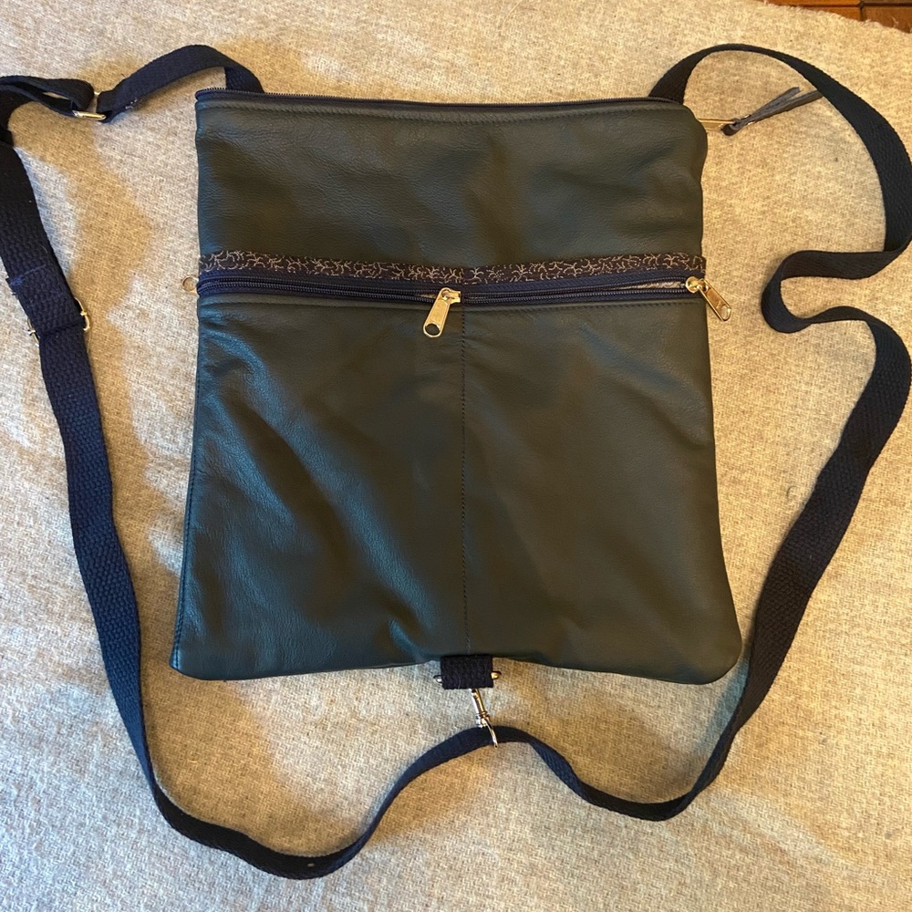 Old Bagzz - Upcycled convertible bag/crossbody/backpack
